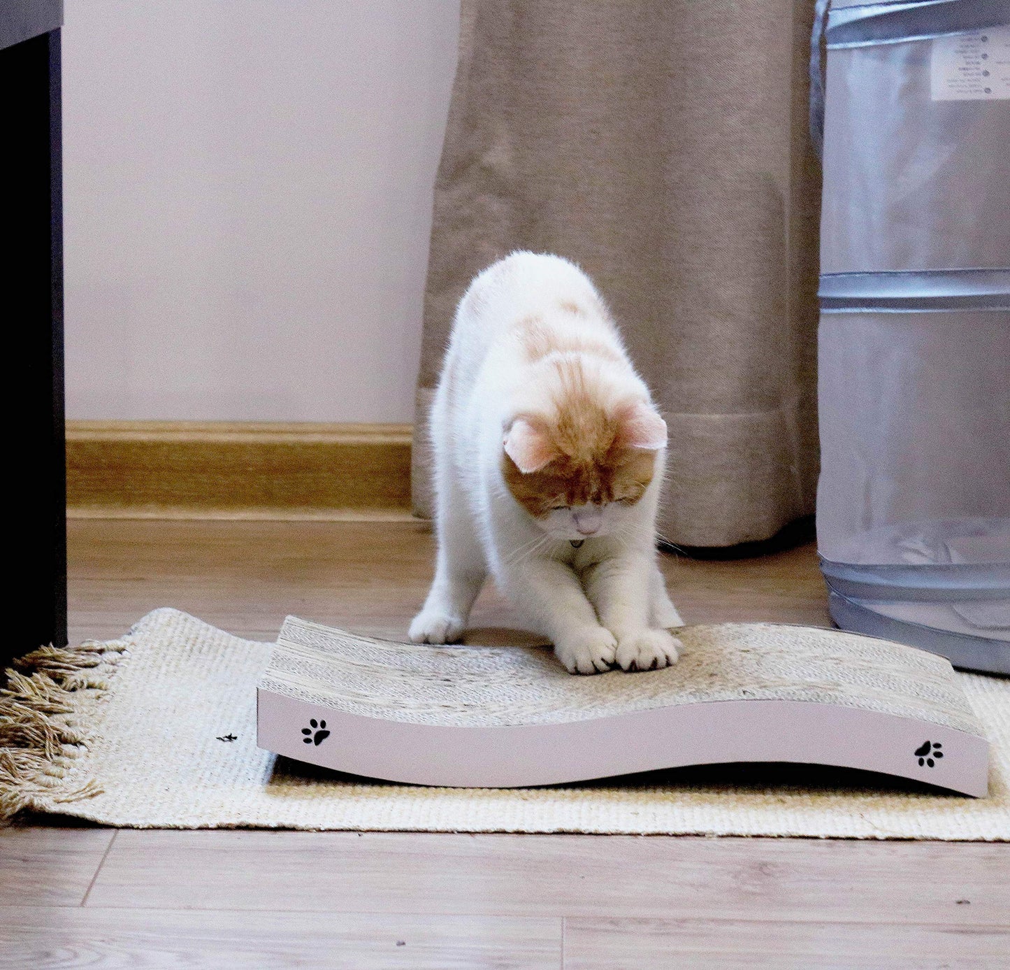 Cat Scratcher, Durable Scratch Pad, Corrugated Cardboard Scratching Board for Indoor Cats, Heavy Duty, Double-Sided Usability, Recyclable, with Catnip